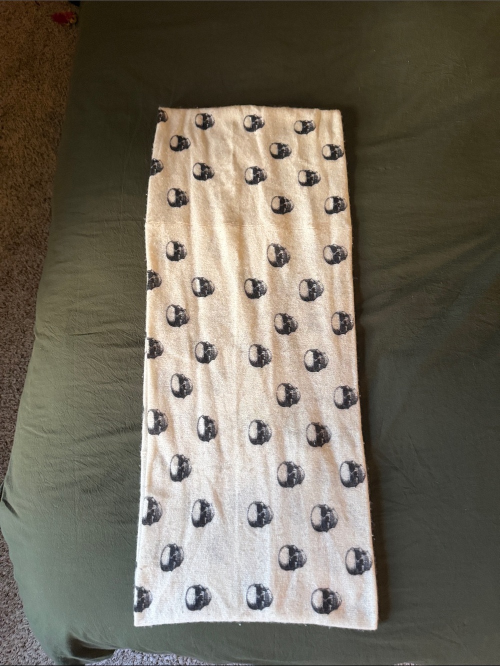 Skull Cashmere infinity scarf in GUC